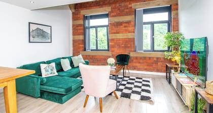 Apartment - Sleeps 4 - Parking - Workspace