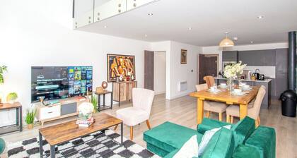 Apartment - Sleeps 4 - Parking - Workspace