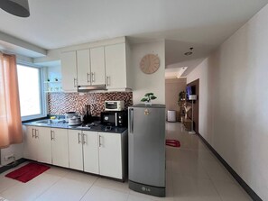 Condo, 1 Bedroom, Accessible | Interior - Cozy 1BR Condo in Pasay City - Steps From SM Mall of Asia (Pasay)