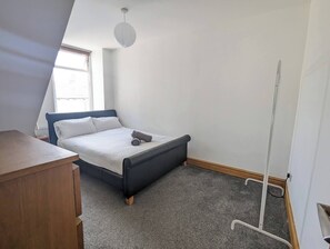 House, 6 Bedrooms | 6 bedrooms