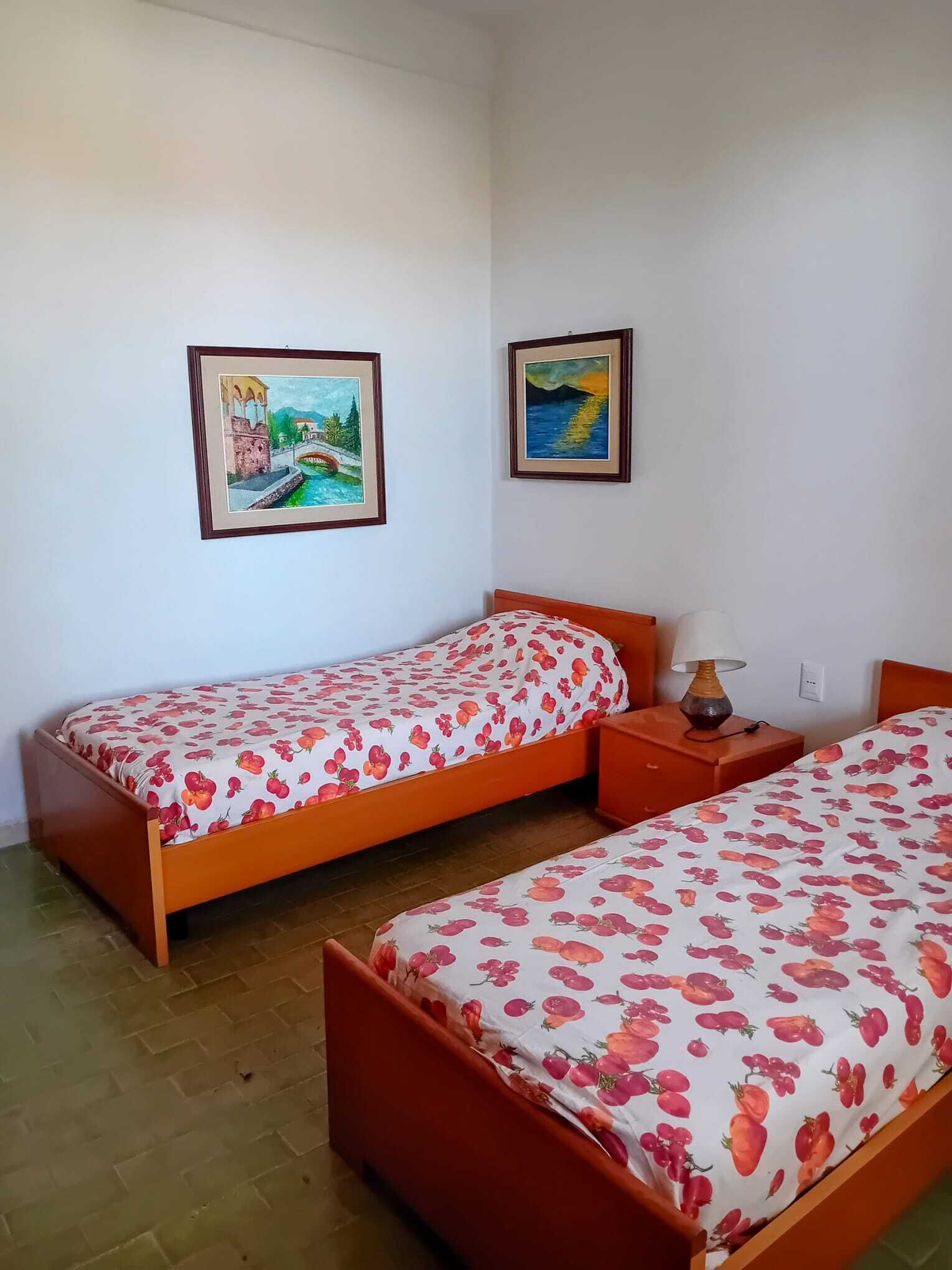 2 makuuhuonetta, silitysrauta/-lauta, Wi-Fi, vuodevaatteet