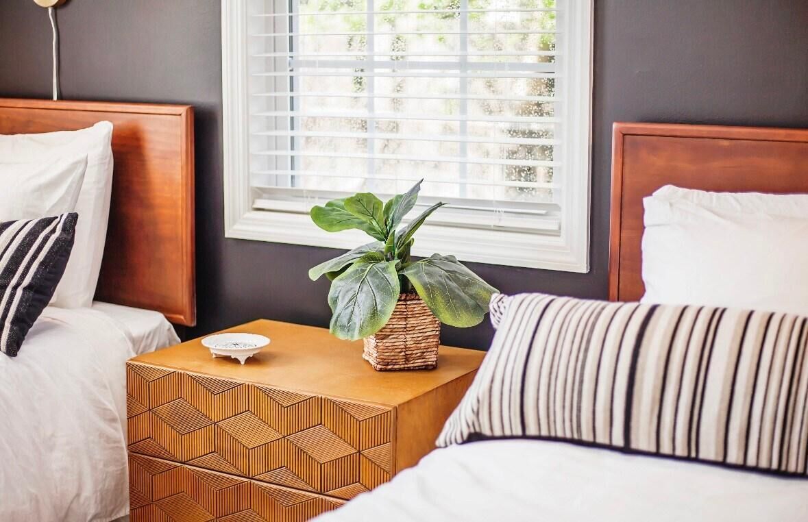 Internet, bed sheets