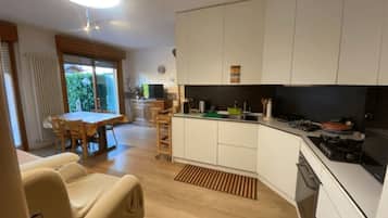 Micro-ondes, four, plaque de cuisson, lave-vaisselle