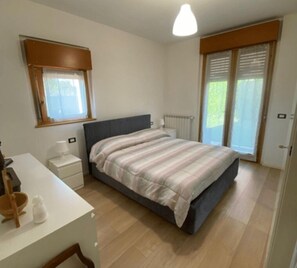 2 Schlafzimmer, Internetzugang, Bettwäsche