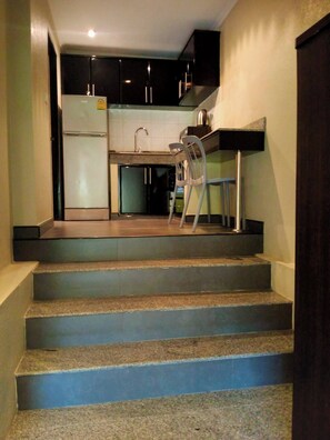 Apartment, 1 Bedroom, Smoking, Patio | Private kitchen