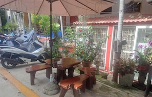 Apartment, 1 Bedroom, Smoking, Patio | Outdoor dining