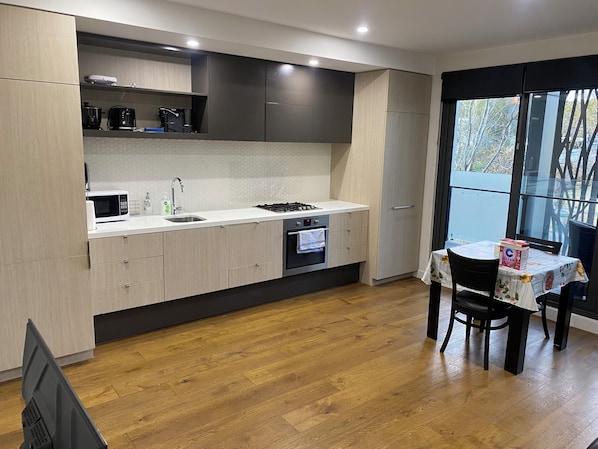 Fridge, microwave, oven, stovetop