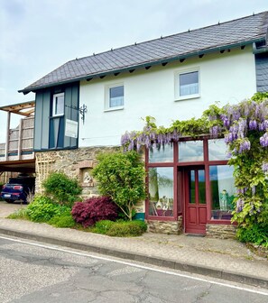 Exterior - Beautiful large vacation apartment with private terrace in the Hunsrück. 70 sqm (Norath)