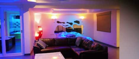 Apartment, 1 Bedroom, Smoking, Patio | Interior