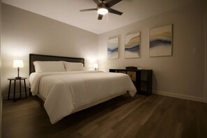 2 slaapkamers, een bureau, een strijkplank/strijkijzer, wifi