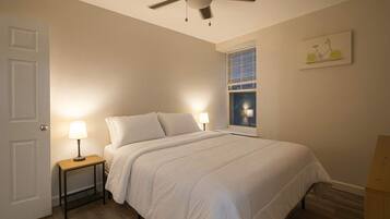 2 bedrooms, desk, iron/ironing board, WiFi