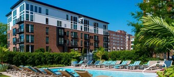 2BR w King Bed Pool Steps to Forest Park CWE