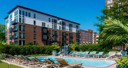2BR w King Bed Pool Steps to Forest Park CWE