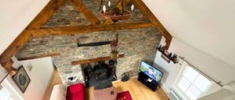 Télévision, cheminée