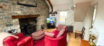 Adorable 3-bedroom cottage in Tiernaboul located 2.5 miles from Killarney Town