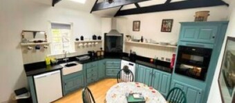 Adorable 3-bedroom cottage in Tiernaboul located 2.5 miles from Killarney Town