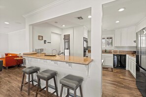 Interior - Navigate Stays Winner of the Best Pool House in JT (Joshua Tree)