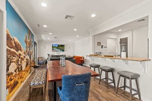 Interior - Navigate Stays Winner of the Best Pool House in JT (Joshua Tree)