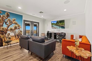 TV, offices - Navigate Stays Winner of the Best Pool House in JT (Joshua Tree)