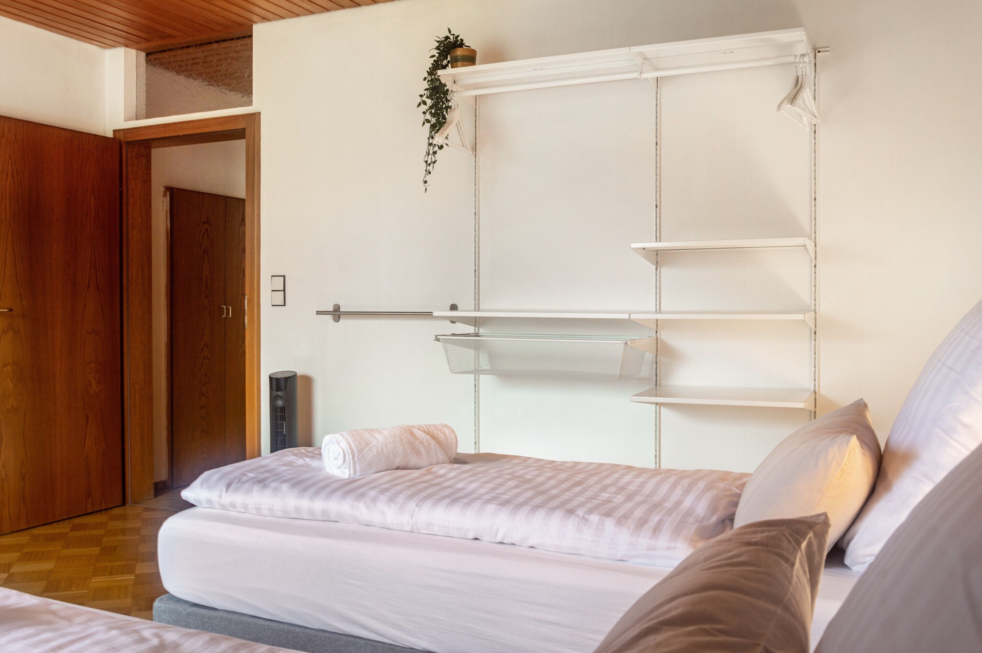 3 bedrooms, desk, iron/ironing board, WiFi