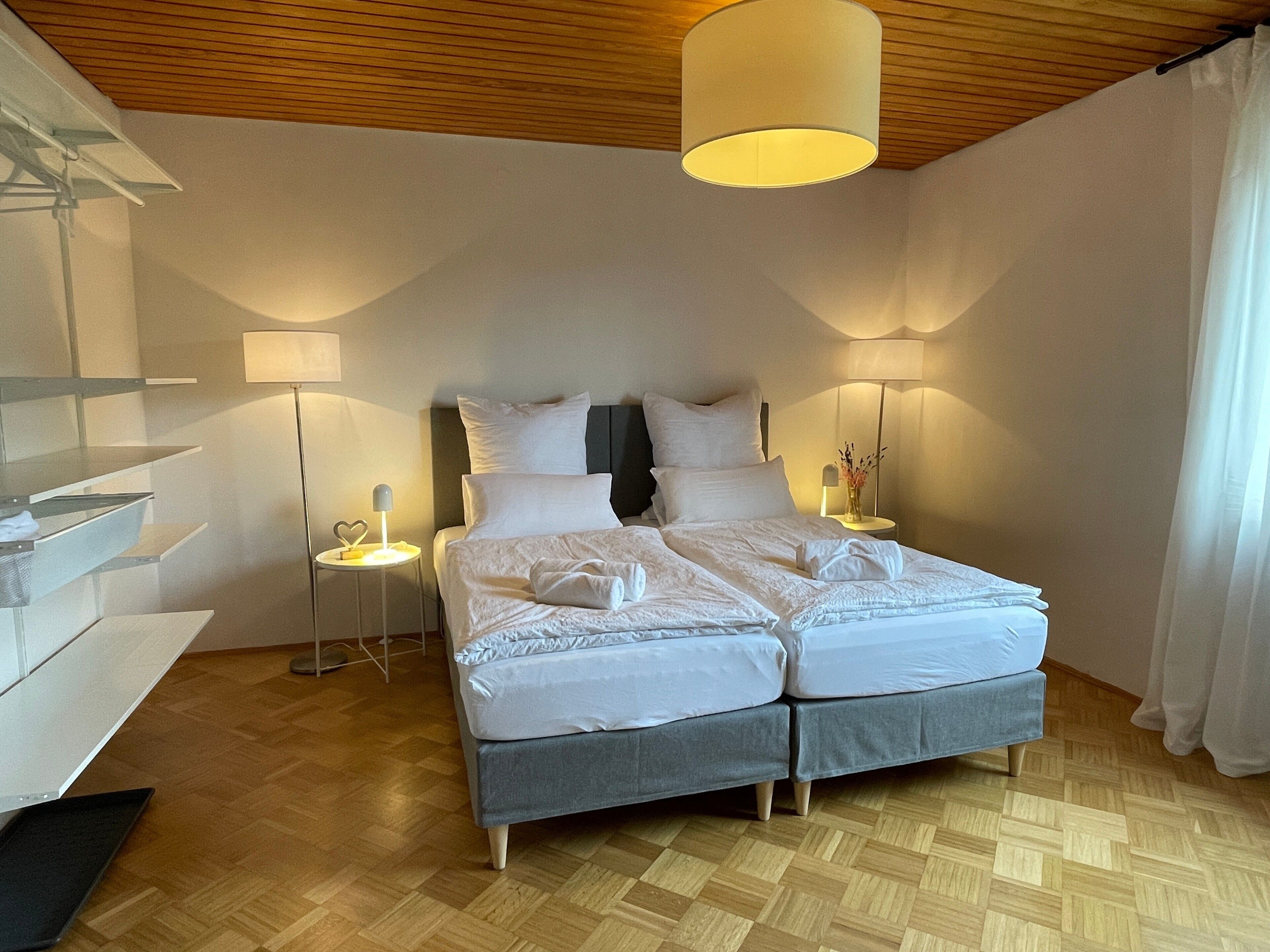 3 Schlafzimmer, Schreibtisch, Bügeleisen/Bügelbrett, WLAN