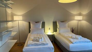 3 bedrooms, desk, iron/ironing board, WiFi