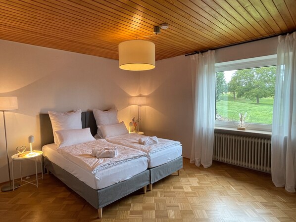 3 bedrooms, WiFi, bed sheets