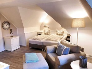 1 bedroom, travel cot, WiFi, bed sheets - Stylish 2.5 rooms under thatch in Hus op de Dün (Sankt Peter-Ording)