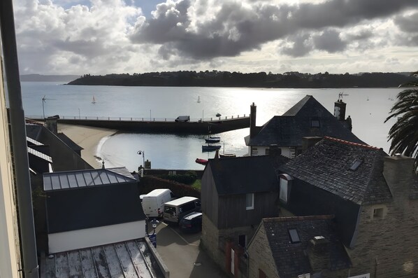 الإطلالة من المنشأة