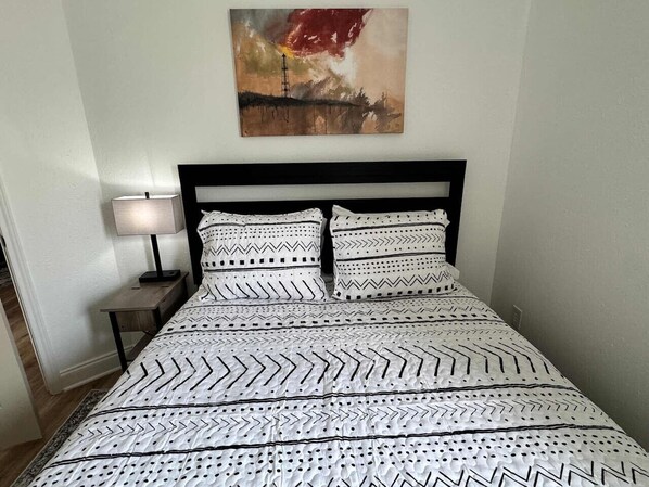 3 chambres, fer et planche à repasser, Wi-Fi, draps fournis