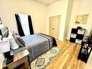 3 bedrooms, iron/ironing board, WiFi, bed sheets