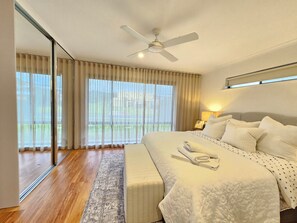 5 bedrooms, free WiFi, bed sheets