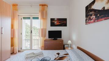 2 slaapkamers, een strijkplank/strijkijzer, wifi, beddengoed