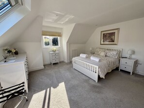 2 habitaciones, decoración personalizada y muebles diferentes