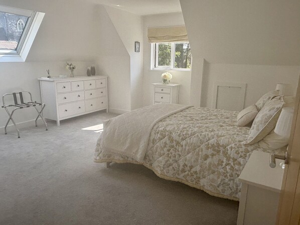 2 bedrooms, individually decorated, individually furnished, free WiFi