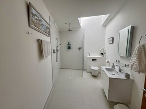 Bathroom - The Retreat (Ferndown)