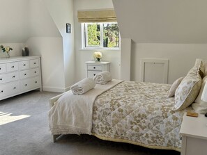 2 bedrooms, individually decorated, individually furnished, free WiFi