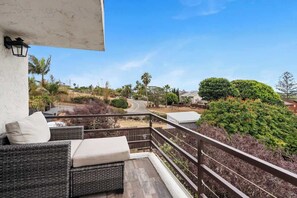 Property grounds - New Cozy Leucadia Beach House with parking (Encinitas)