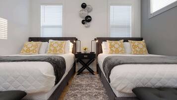 4 chambres, fer et planche à repasser, Wi-Fi, draps fournis