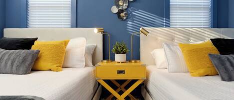 8 chambres, fer et planche à repasser, Wi-Fi, draps fournis