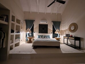 4 bedrooms, iron/ironing board, internet, bed sheets