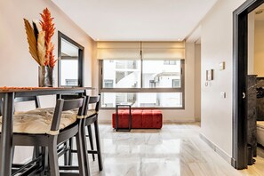 Dining - The yacht apartment 2 BR 2 BA CORNICHE CASABLANCA (Casablanca)