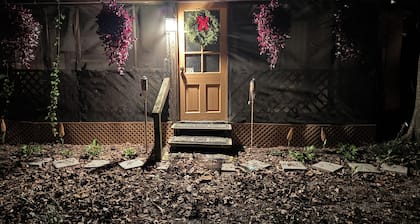 Bienvenue! Enchanting family-friendly cottage with AC in Breaux Bridge