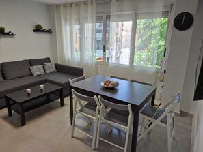 Dining - Apartment in the Rambla de Alicante (Alicante (Alacant))