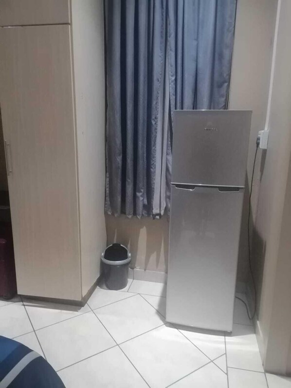 Double Room, Balcony, City View | Living area