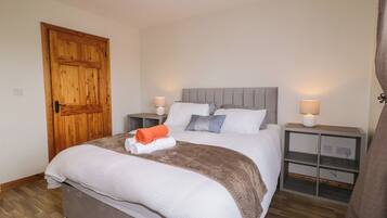 Cottage | 3 bedrooms, individually decorated, individually furnished, free WiFi