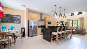 House | 4 bedrooms, desk, high-speed internet - Modern Magic Village Home for 12 With Grill 3131 (Kissimmee)