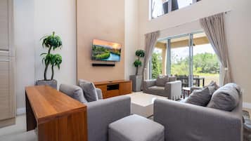 4 bedrooms, desk, Internet