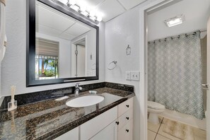 Apartment | Bilik Mandi