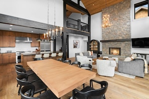 Dining - Lavish 6 Bedroom Ski Accessible Home (Big Sky)